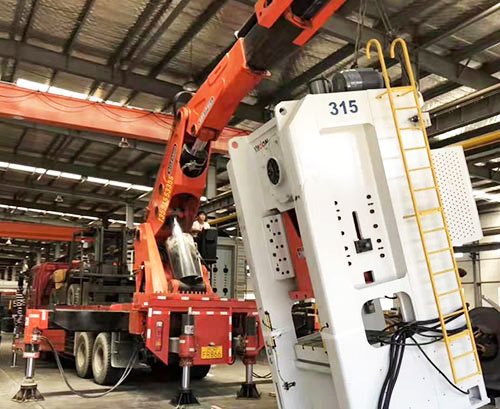 涧西附近随车吊出租，轻松解决运输难题