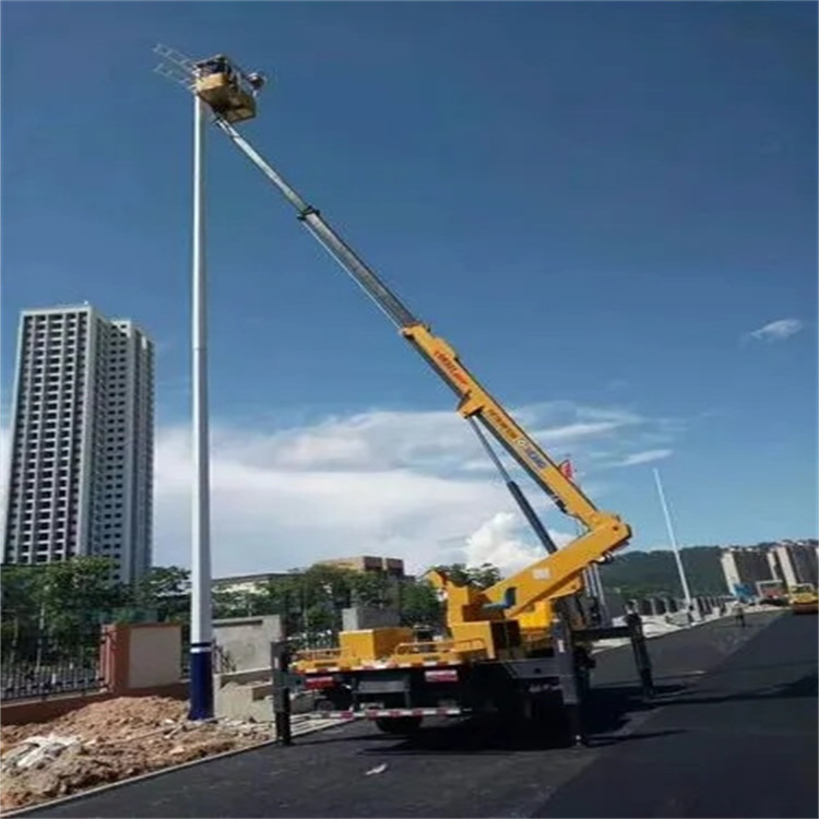 涧西维修路灯的曲臂升降车出租