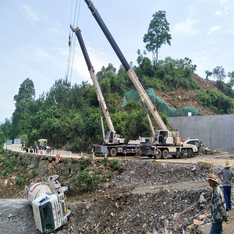 涧西汽车掉沟里叫吊车救援要多少钱